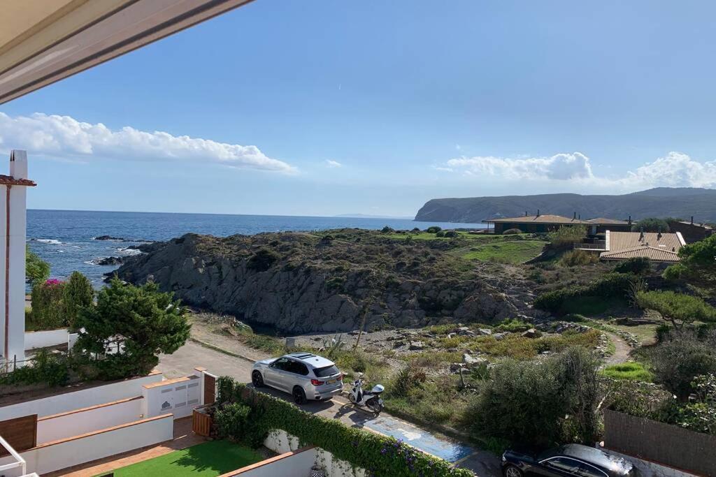 Beachfront Duplex With Terrace And Sea Views - Cadaqués Exteriör bild