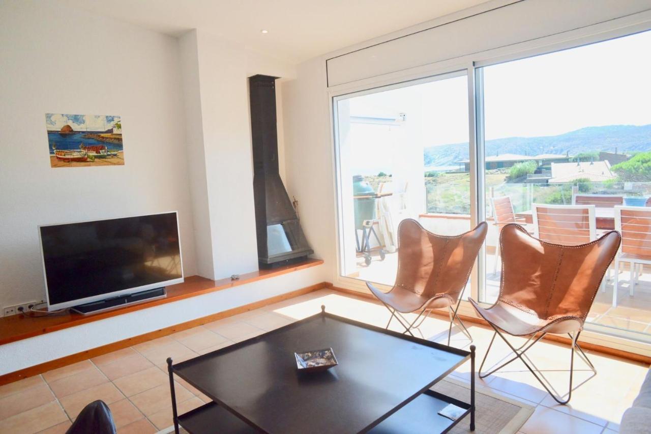 Beachfront Duplex With Terrace And Sea Views - Cadaqués Exteriör bild