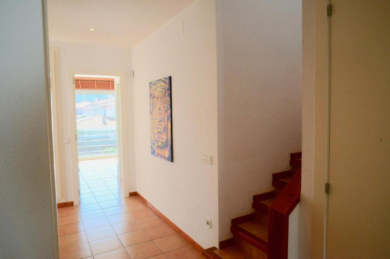 Beachfront Duplex With Terrace And Sea Views - Cadaqués Exteriör bild