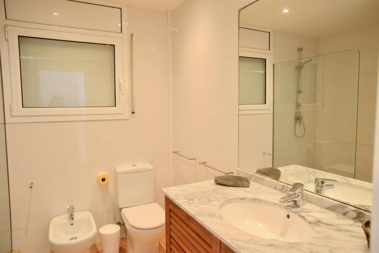 Beachfront Duplex With Terrace And Sea Views - Cadaqués Exteriör bild