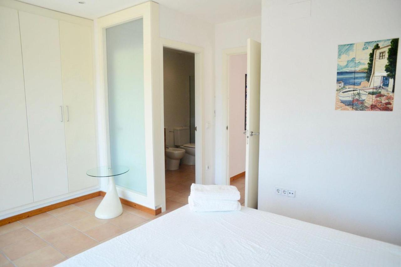 Beachfront Duplex With Terrace And Sea Views - Cadaqués Exteriör bild