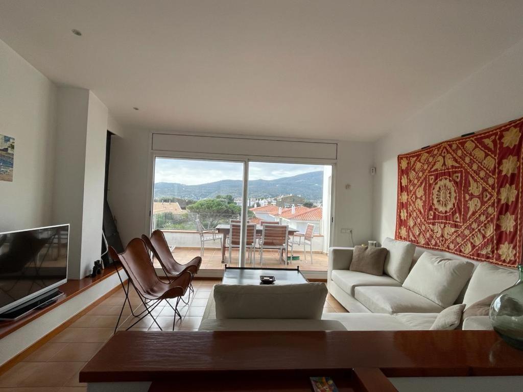 Beachfront Duplex With Terrace And Sea Views - Cadaqués Exteriör bild